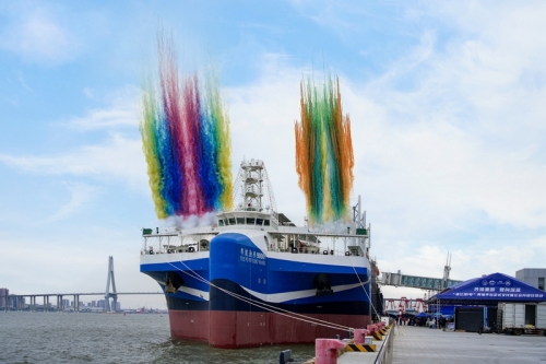 新华社 | 全球首创！漂浮式动力定位养殖平台“湛江湾1号”正式交付